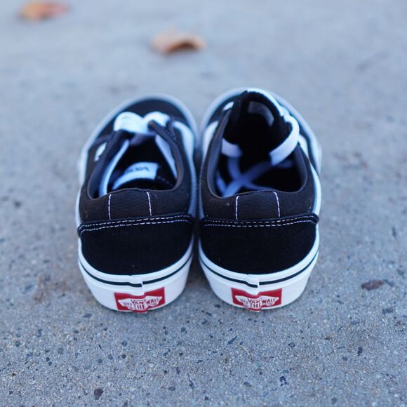 Vans Old Skool Low Top Sneaker Black/White Youth 3 Unisex New 500714 - Picture 4 of 10